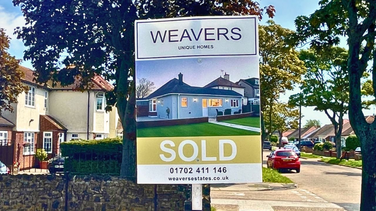 Weavers Estate Agents in Southend - Bespoke For Sale Sign